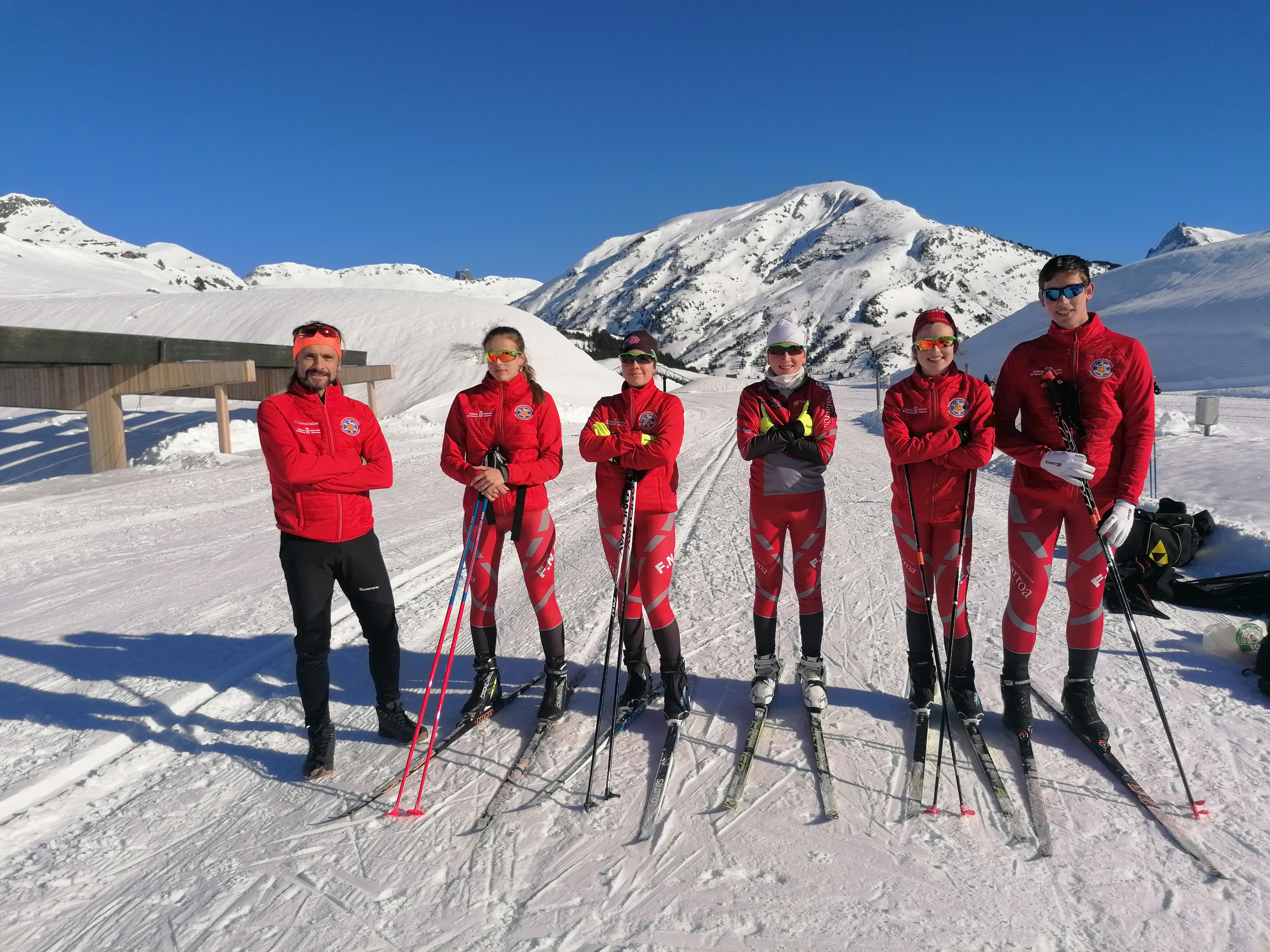 Primer entrenamiento en nieve del equipo navarro de biathlon